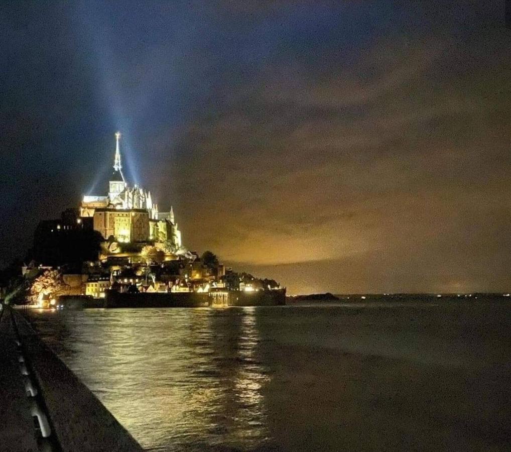 Le Petit Nid Du Mont Saint Michel Apartment Pontorson Exterior foto
